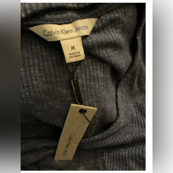 Calvin Klein Jeans Cut Out Size Medium - Picture 4 of 4